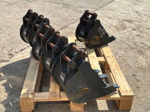 New 9" Strickland digging bucket.........25mm pins 392395701