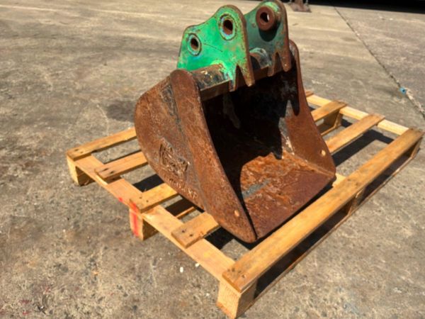 18" Rhinox mini digger bucket.....30mm pins....... 392333457