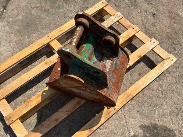 12" Strickland mini digger bucket....30mm pins... 392333471
