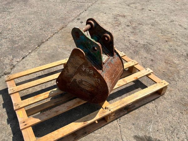 12" Strickland mini digger bucket....30mm pins... 392333472