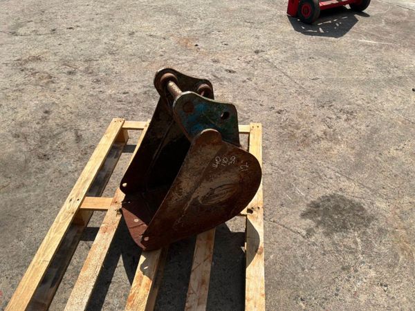 12" Strickland mini digger bucket....30mm pins... 392333473