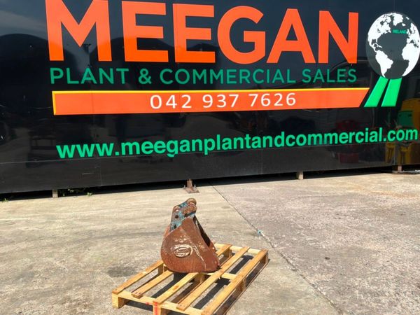 12" Strickland mini digger bucket....30mm pins... 392333481