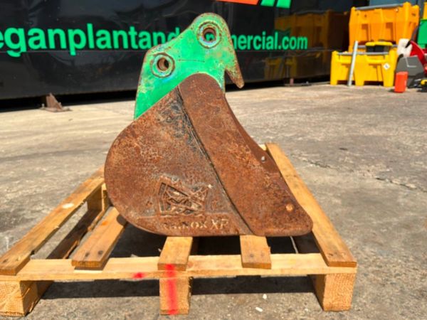 18" Rhinox mini digger bucket.....30mm pins....... 392333439