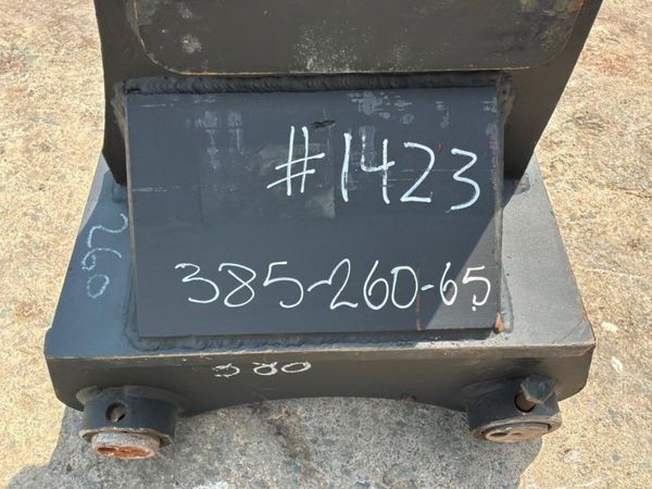 New / unused 13 tonne ripper tooth..65mm pins..... 392333555