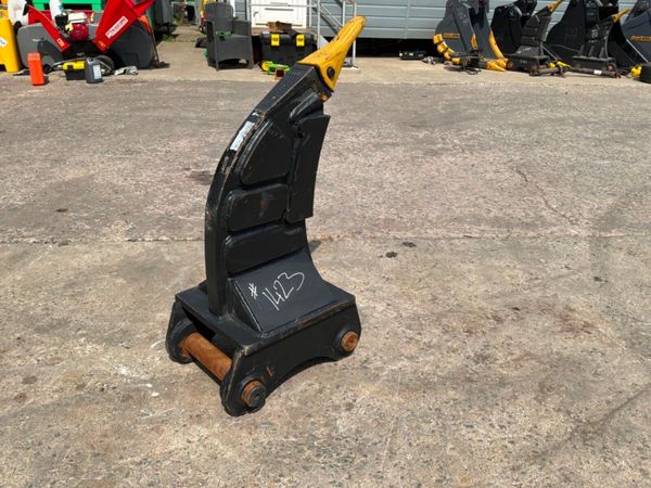 New / unused 13 tonne ripper tooth..65mm pins..... 392333566