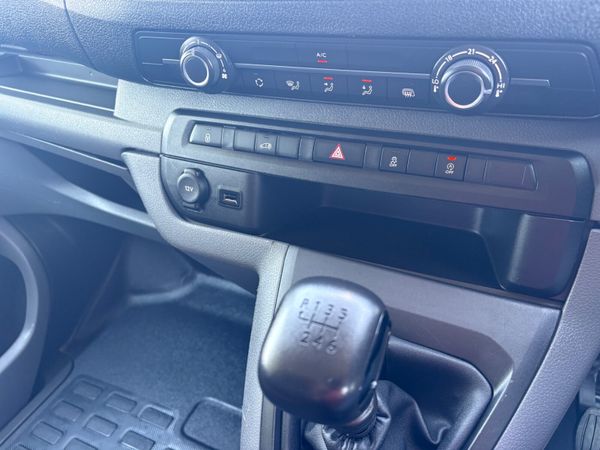 Opel Vivaro 392339043