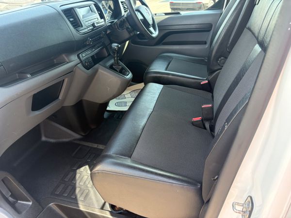 Opel Vivaro 392339050