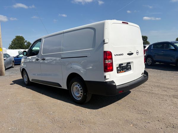 Opel Vivaro 392339032