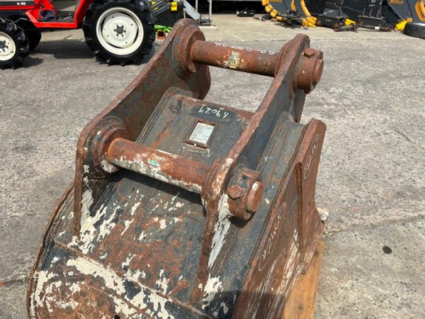 24" Geith bucket...65mm pins.......13 tonne......2 392497727