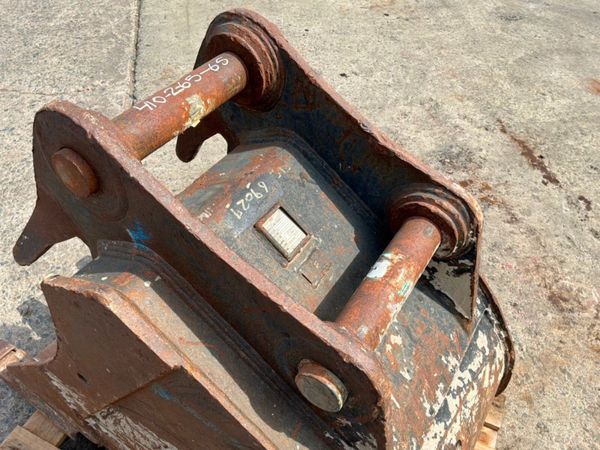 24" Geith bucket...65mm pins.......13 tonne......2 392497730