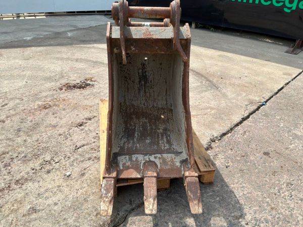 24" Geith bucket...65mm pins.......13 tonne......2 392497738