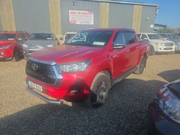 Toyota Hilux 2.8 D4D SR5 392572944