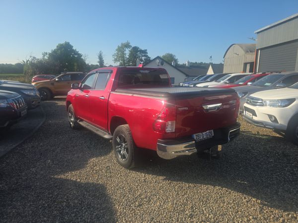 Toyota Hilux 2.8 D4D SR5 392572960