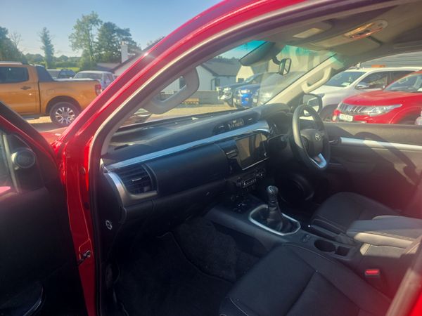 Toyota Hilux 2.8 D4D SR5 392573000