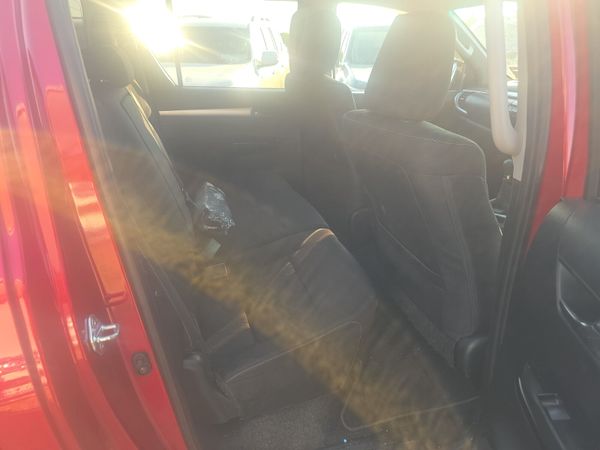 Toyota Hilux 2.8 D4D SR5 392573017