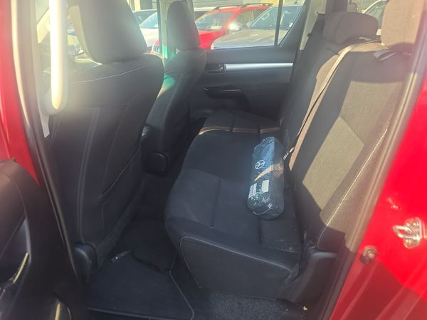 Toyota Hilux 2.8 D4D SR5 392573030