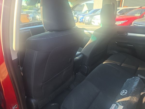 Toyota Hilux 2.8 D4D SR5 392573032