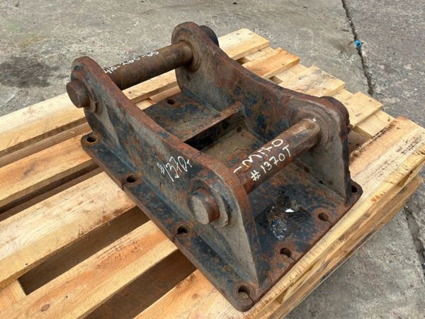 13 tonne hammer / breaker cradle......65mm pins... 392504862