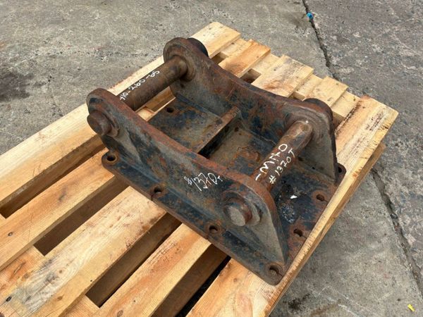 13 tonne hammer / breaker cradle......65mm pins... 392504870