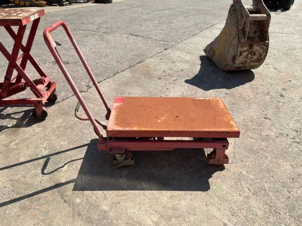 Hydraulic work bench / platform trolley........... 392524202
