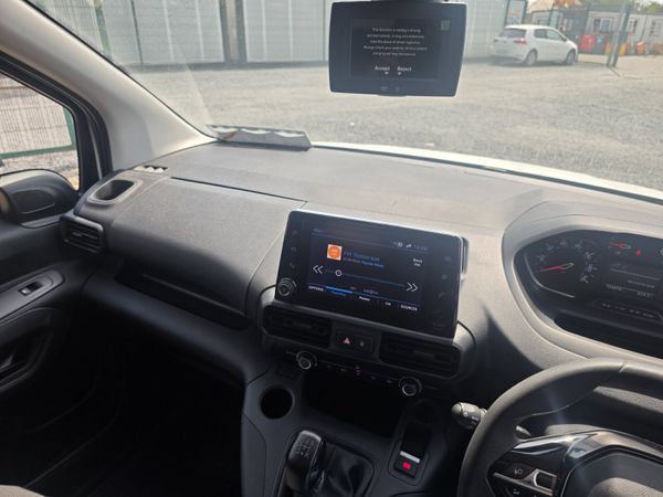 Peugeot Partner 2021 392527163