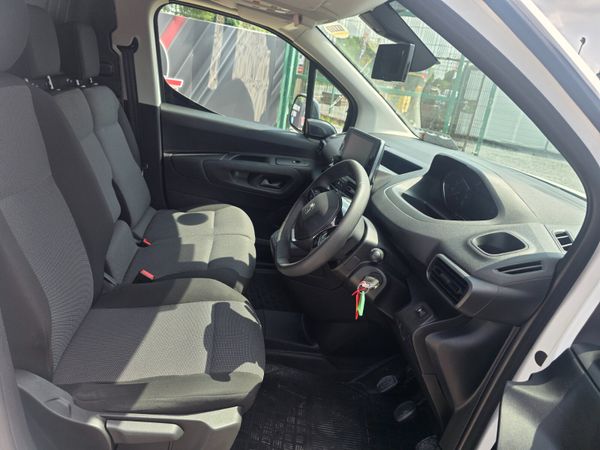 Peugeot Partner 2021 392527166