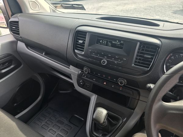 Opel Vivaro 2023 392535402