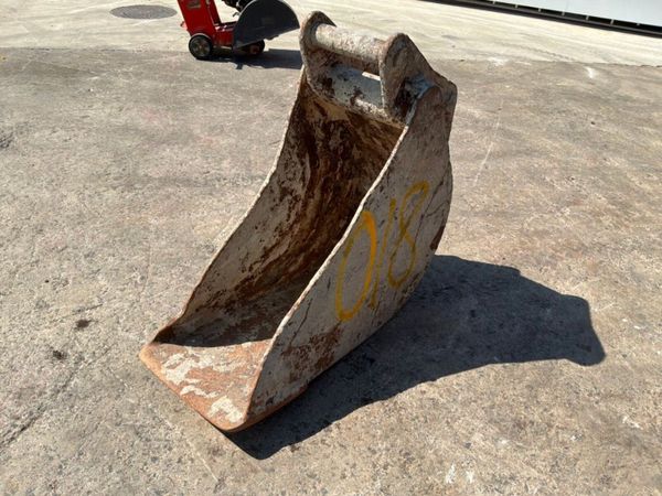 18 Gummy digging bucket............65mm pins...... 392535813