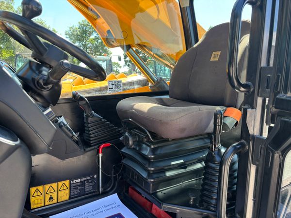 2021 JCB 531-70. (1935 Hours) 392539847