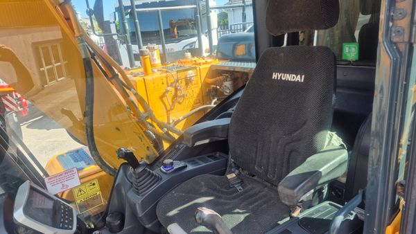 Hyundi HX140LC 392644359