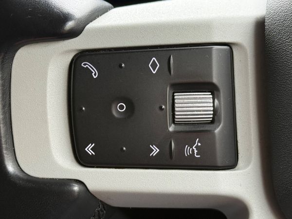 Stunning 222 Land Rover Defender Commercial! 392669701