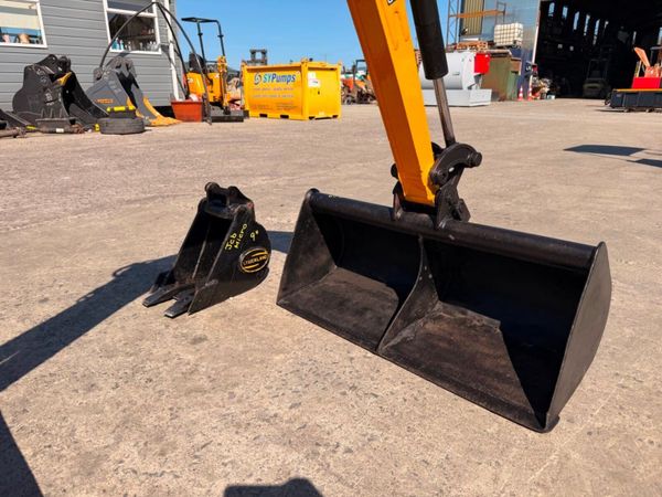 2018 JCB micro mini digger  with only 432 hours... 392697491