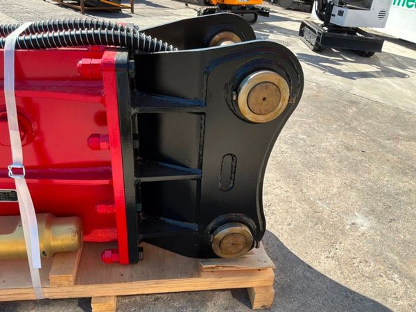 New / unused KBC 140 Hammer.....90mm Pins........2 392604392