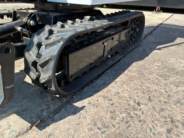 New / unused 1.0 tonne Ep12 Mini digger.........34 392611080