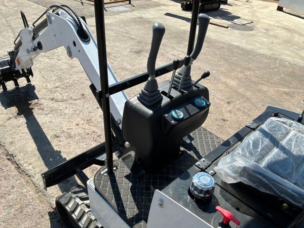 New / unused 1.0 tonne Ep12 Mini digger.........34 392611086