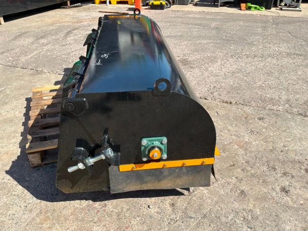 Unused 72" Skid steer road sweeper / collector box 392611152