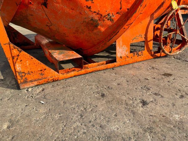 1000 litre Banana type concrete pouring skip...... 392745058