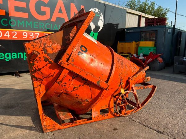 1000 litre Banana type concrete pouring skip...... 392745033