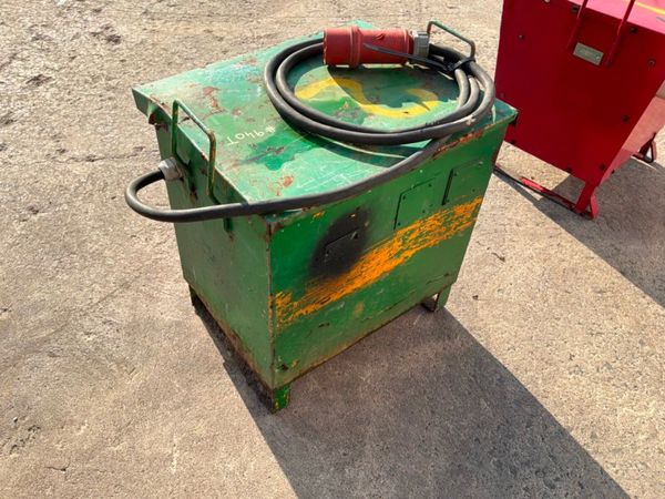 400v / 110v Site transformer / power distribution 392745126
