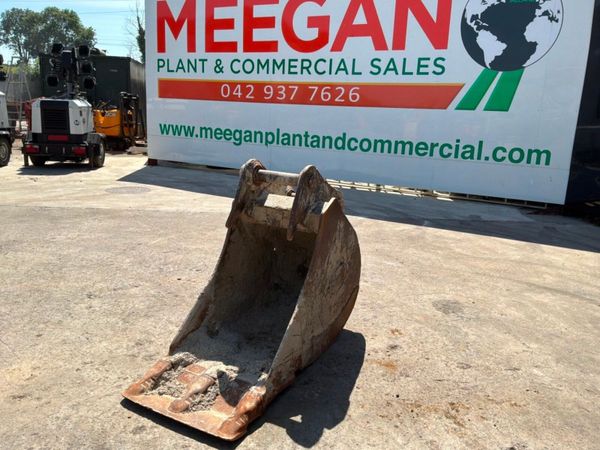 24" Geith digging bucket.....65mm pins.......044. 392721364