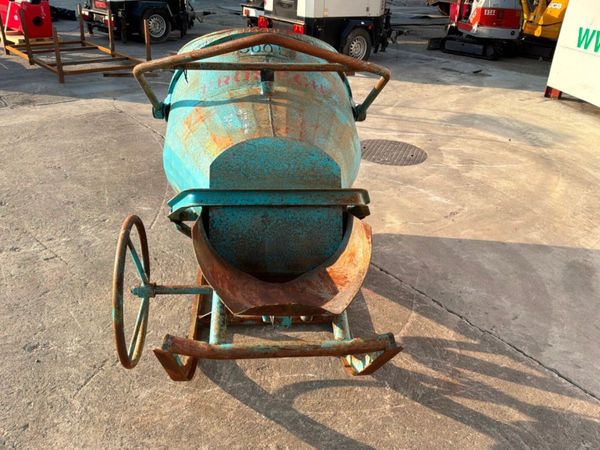 500 litres Banana type Concrete pouring skip...... 392928146