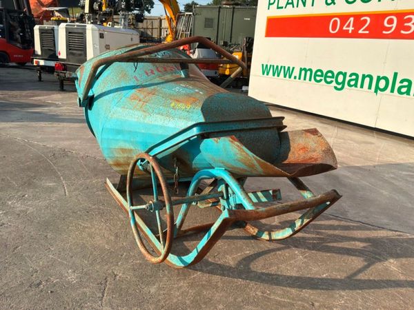 500 litres Banana type Concrete pouring skip...... 392928163