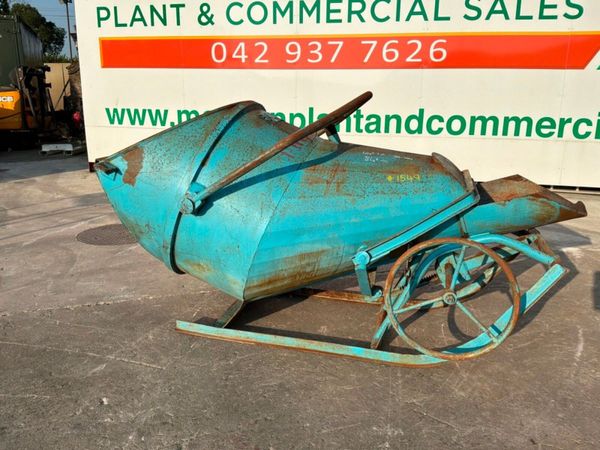 500 litres Banana type Concrete pouring skip...... 392928108