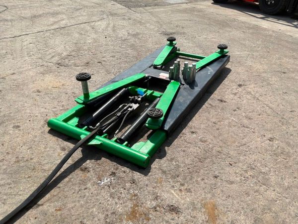 2021 Tow mate 2800kg portable hydraulic lift.....9 393060640