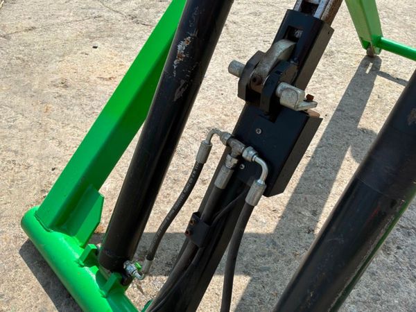 2021 Tow mate 2800kg portable hydraulic lift.....9 393060628