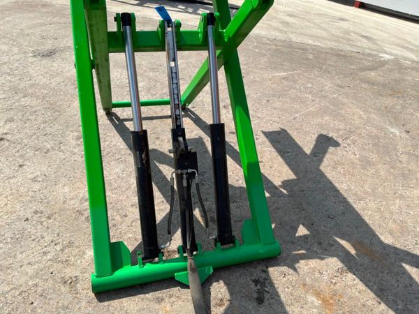 2021 Tow mate 2800kg portable hydraulic lift.....9 393060629