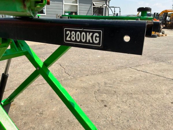 2021 Tow mate 2800kg portable hydraulic lift.....9 393060631