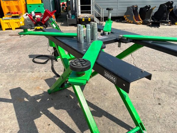 2021 Tow mate 2800kg portable hydraulic lift.....9 393060632