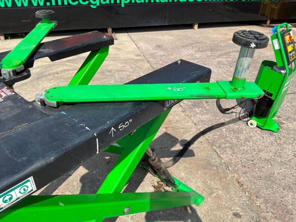 2021 Tow mate 2800kg portable hydraulic lift.....9 393060633