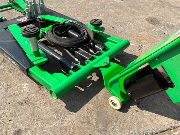 2021 Tow mate 2800kg portable hydraulic lift.....9 393060637